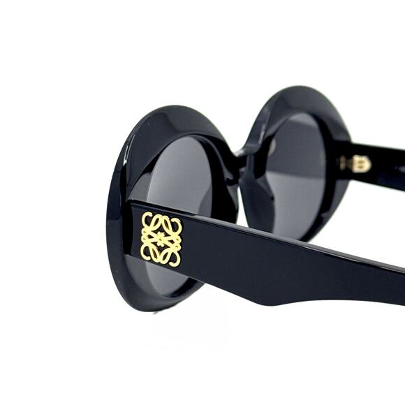 New, LOEWE Sunglasses LW40146I 01A Authentic - Picture 7 of 11